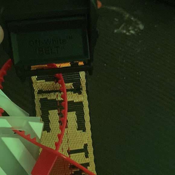 Old belt (yellow and black) - Picture 2 of 3